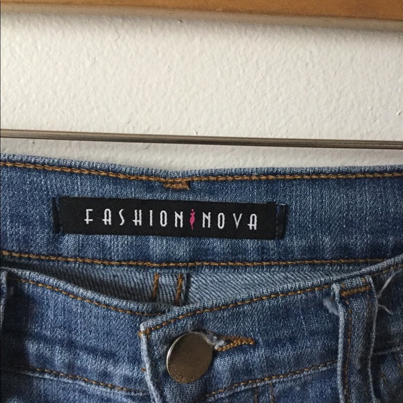 Super hot distressed fashon nova jeans - Picture 3 of 4